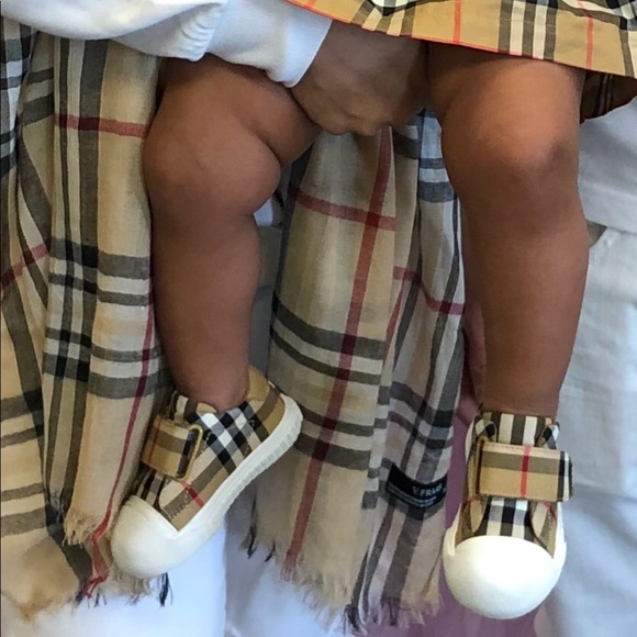 Burberry toddler shoes - Picture 1 of 1